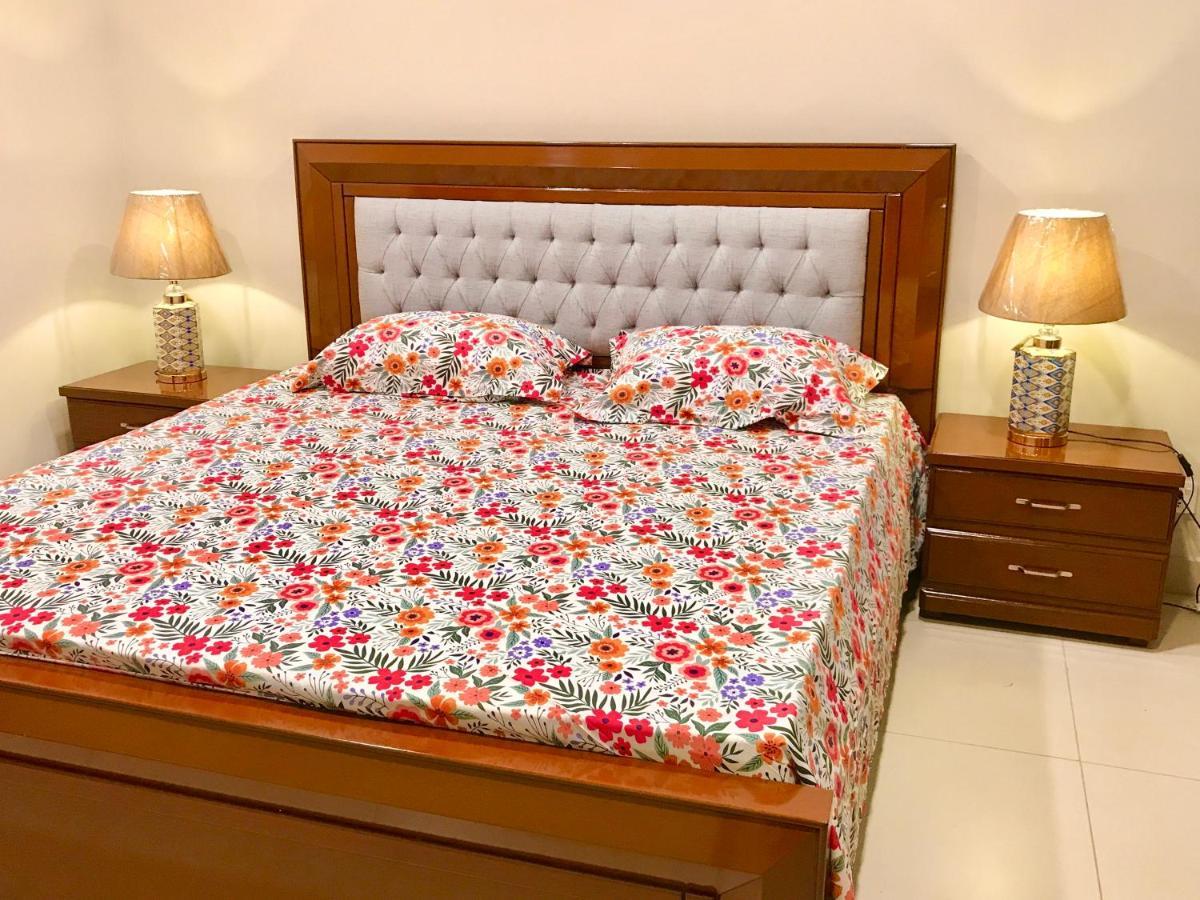 Atrium High Suite 2Bed Family Apartment Near Giga Mall Islamabad Exterior photo