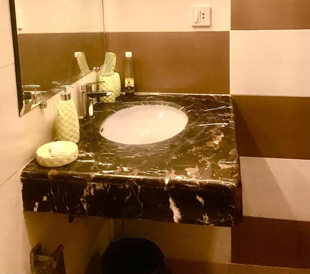 Atrium High Suite 2Bed Family Apartment Near Giga Mall Islamabad Exterior photo